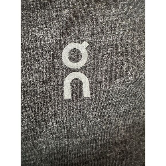 On Cloud T-Shirt R.O.C Men's Small Black Athletic Outdoor Gym Stretch NWT - Picture 7 of 10